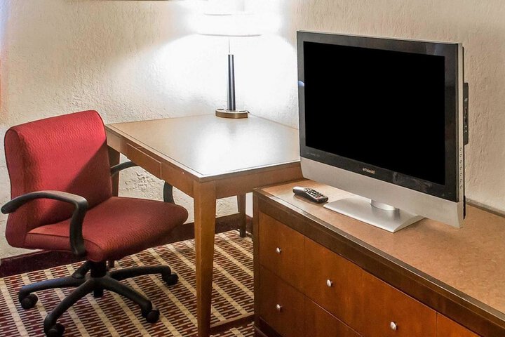 Room 14 of 18