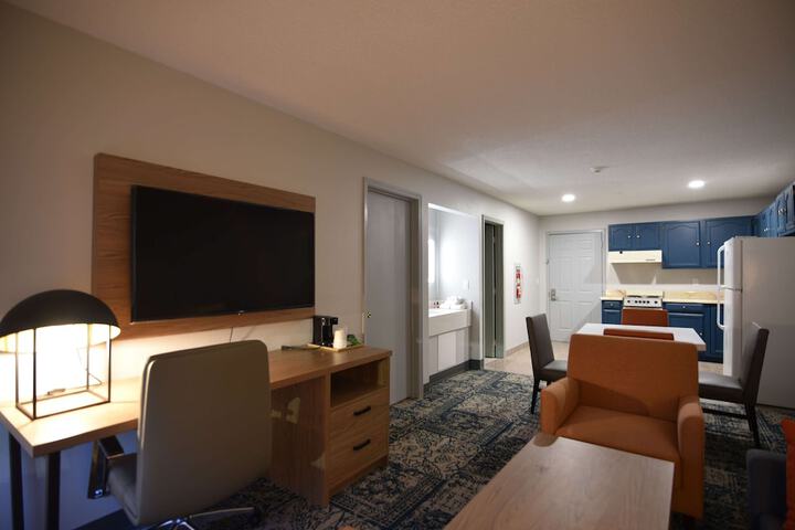 Room 16 of 32