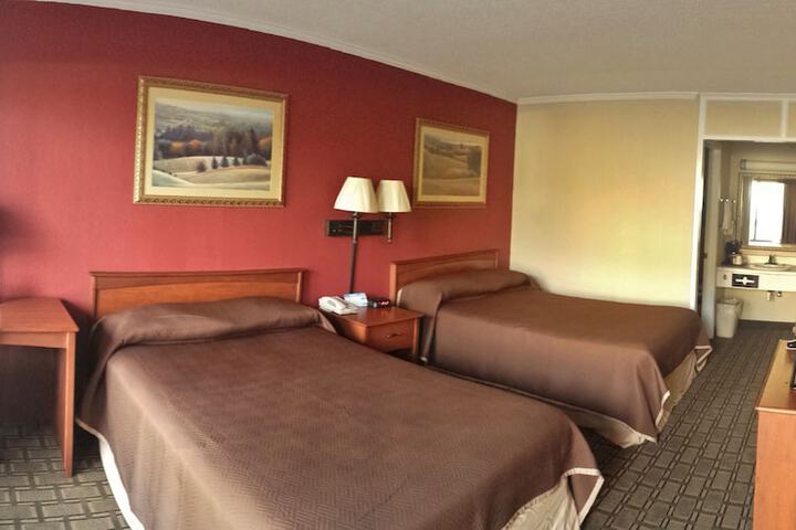 Room 13 of 36