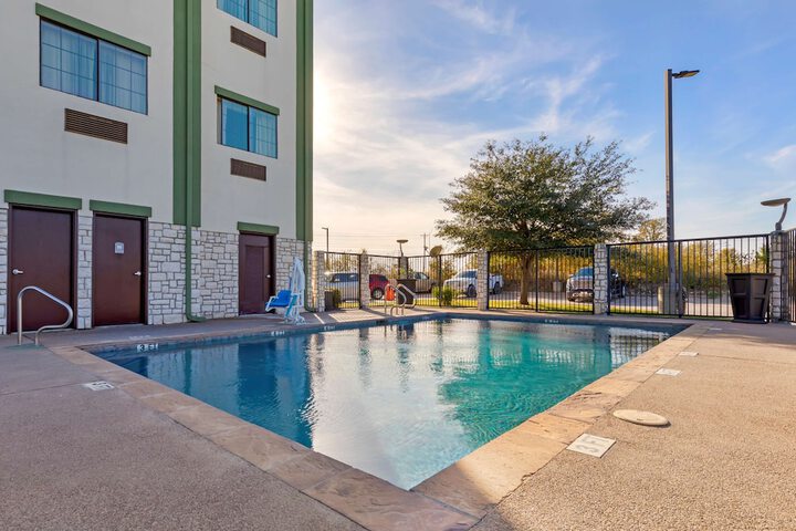 Pool 6 of 23