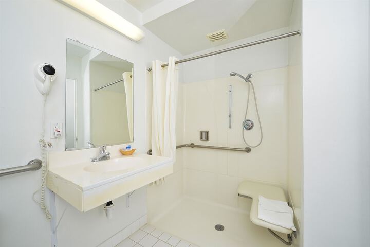 Room 16 of 22