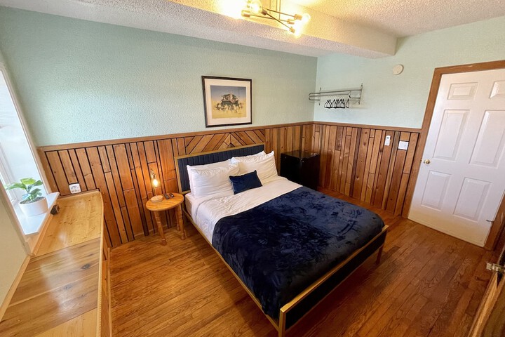 Room 52 of 156