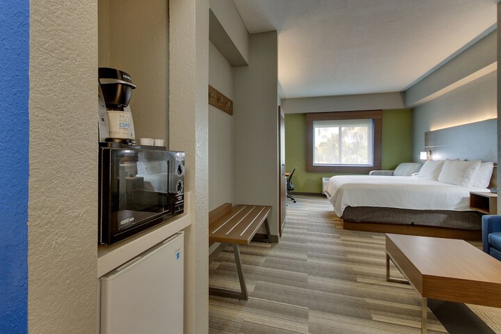 Room 46 of 94
