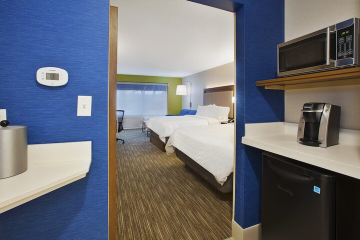 Room 12 of 40