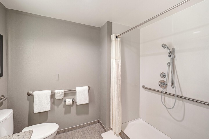 DoubleTree by Hilton Hotel Bloomington