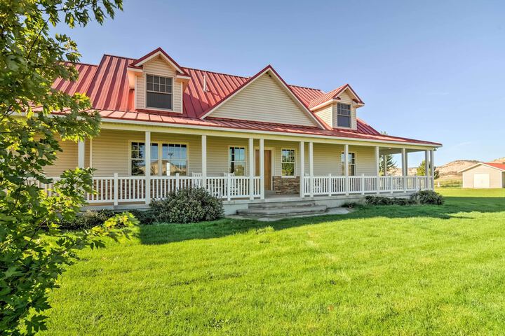 Custom Home w / Decks in Boulder! Gateway to Parks!