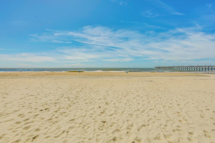 salt & Light Oceanfront Condo w / Pool & Elevator
