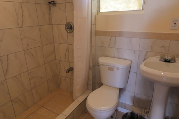Room 6 of 38