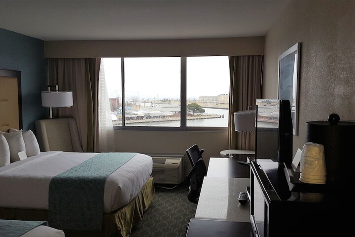 Room 17 of 44