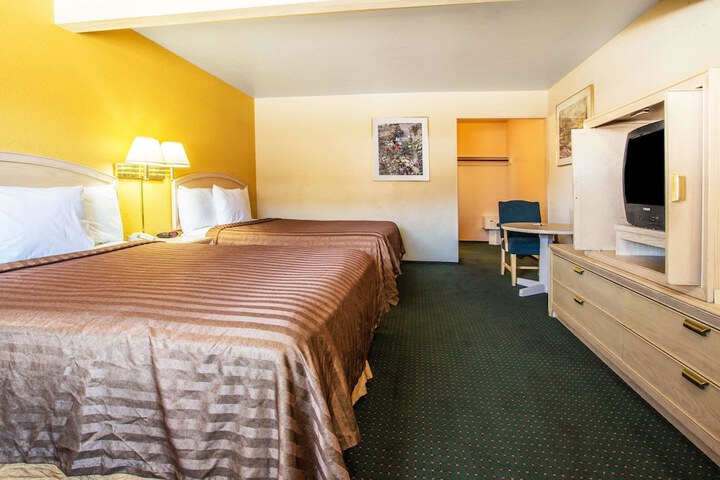 Room 11 of 15
