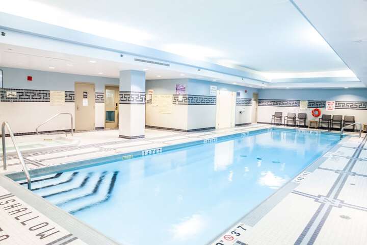 Best Western Premier Toronto Airport Carlingview Hotel