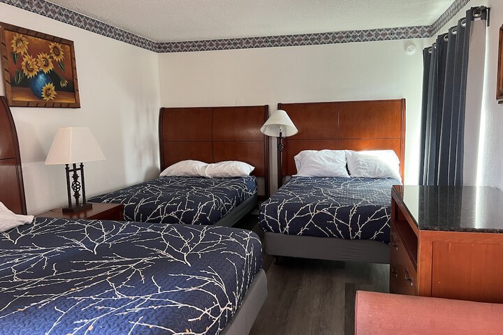 Room 22 of 28