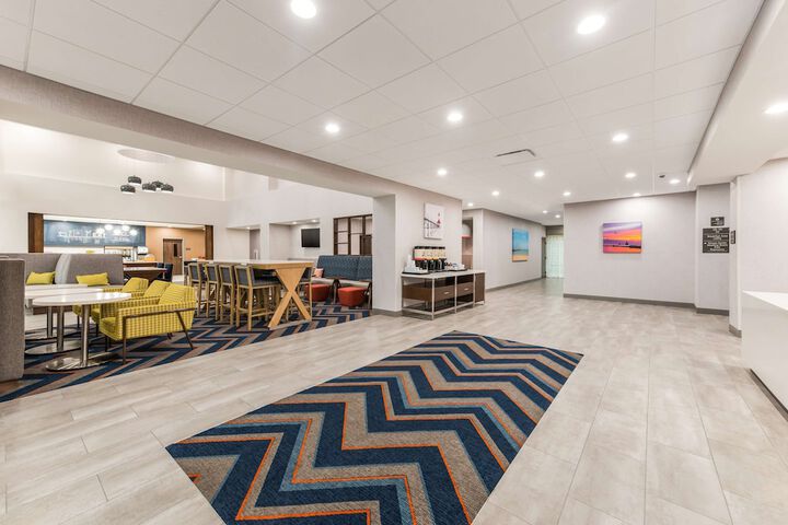 Hampton Inn & Suites Benton Harbor