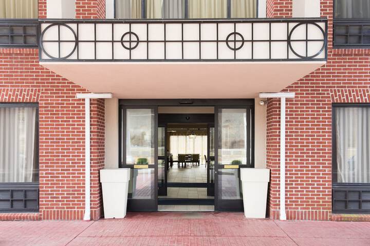 Hotel 6 of 43