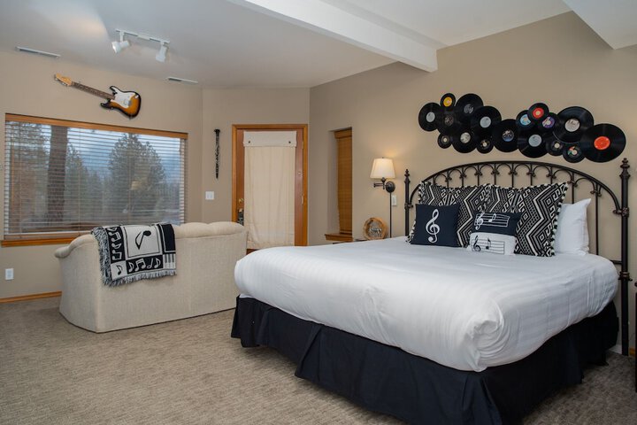 Room 36 of 183