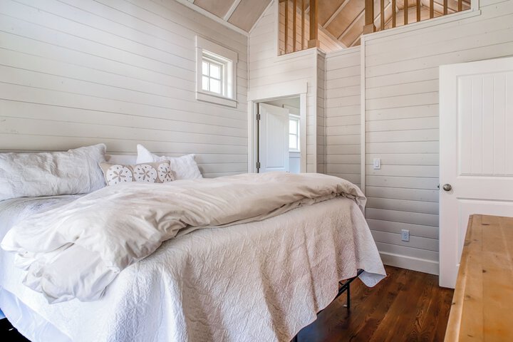 Modern Gearhart Getaway Walk to Beach & Downtown!