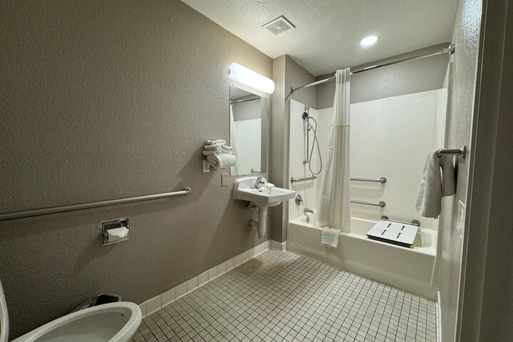 Room 29 of 43