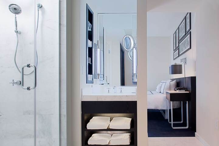 Room 20 of 42