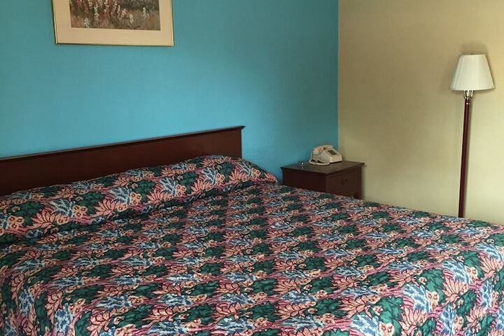 Room 12 of 18