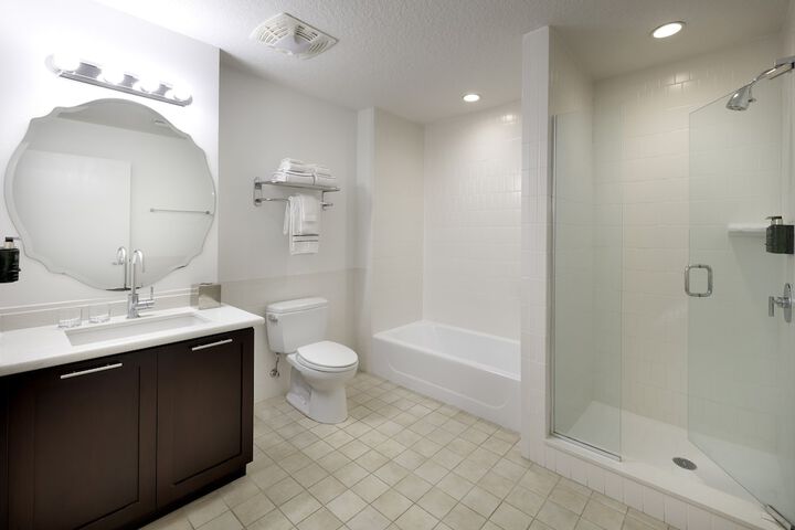 Room 40 of 184
