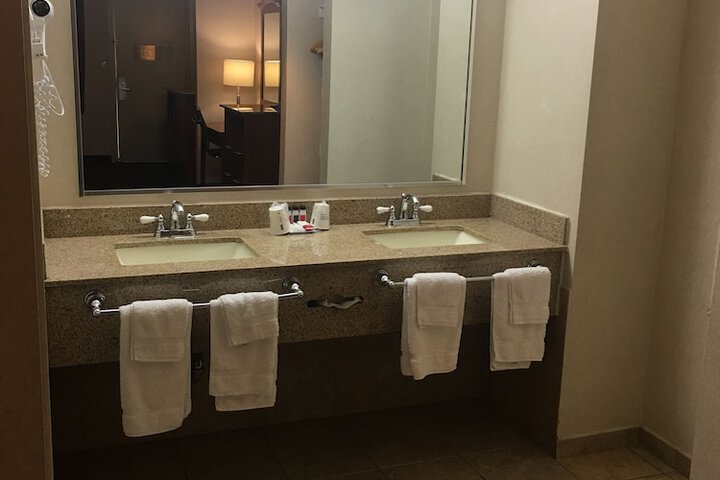 Room 17 of 60