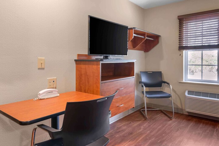 Room 28 of 30
