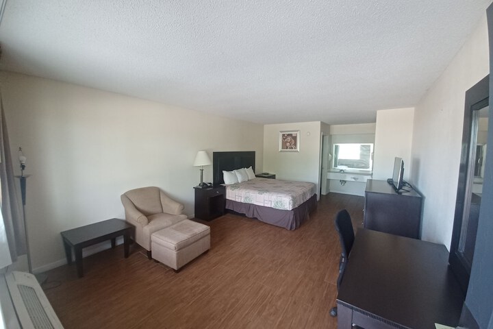 Room 12 of 21