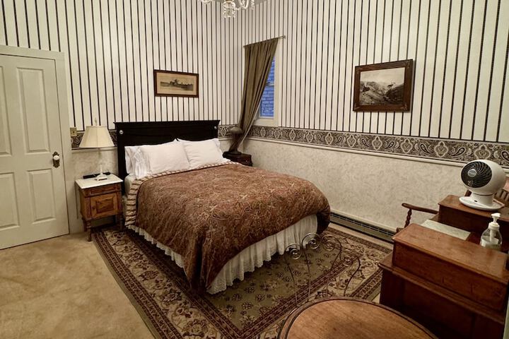 Room 14 of 24