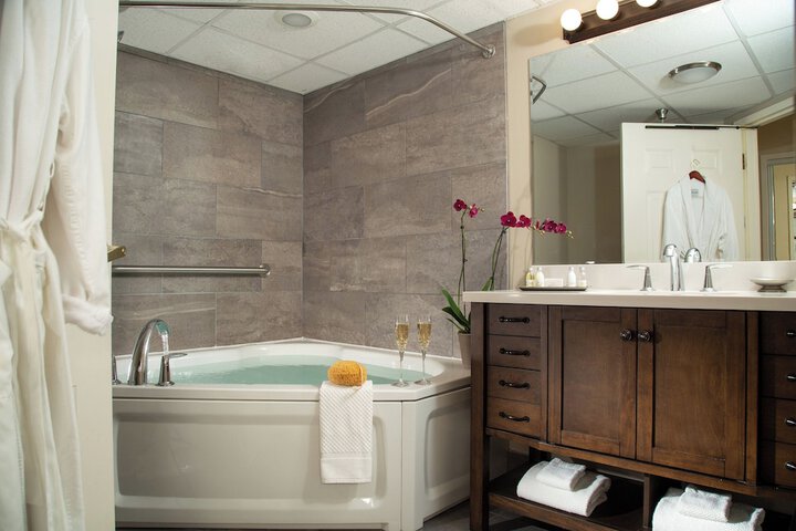 Meadowbrook Inn