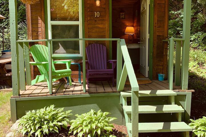 Pine Crest Motel & Cabins