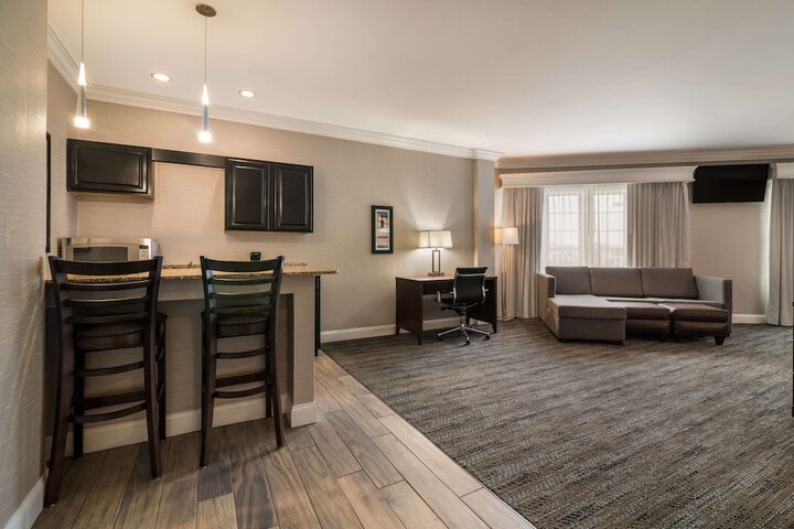 Room 43 of 65