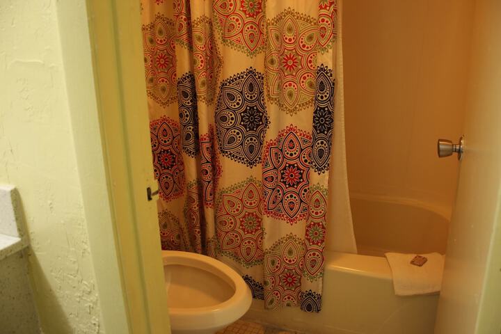 Room 7 of 12