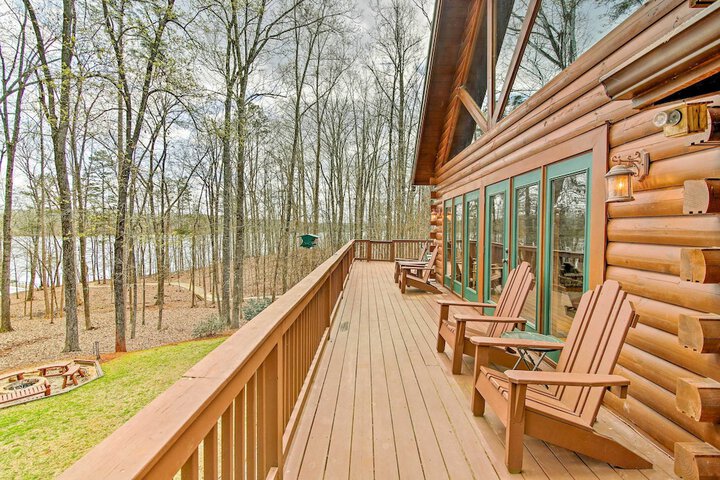 Lake Hartwell Lodge w / Dock Theater + Hot Tub!