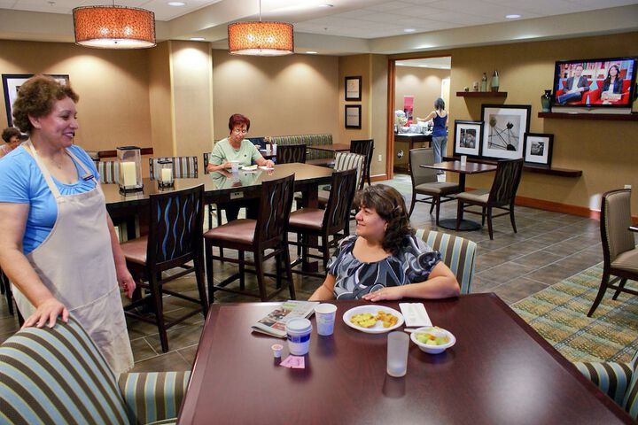 Dining 29 of 36