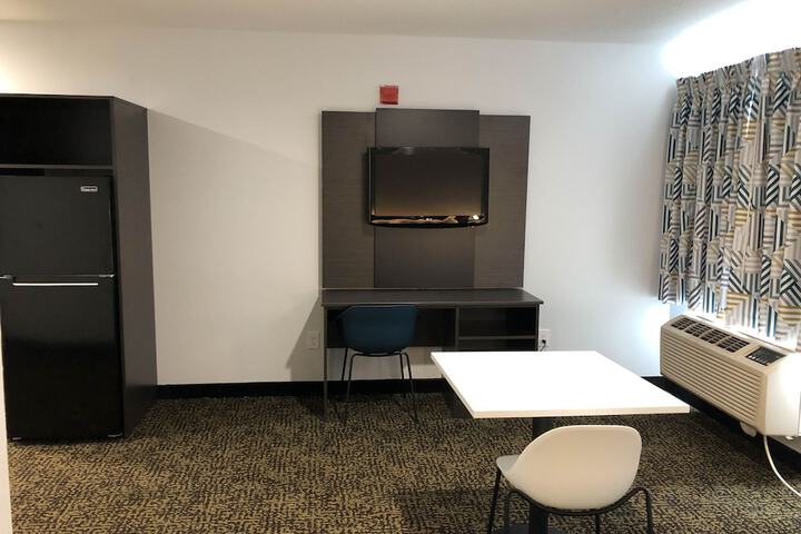 Room 7 of 9