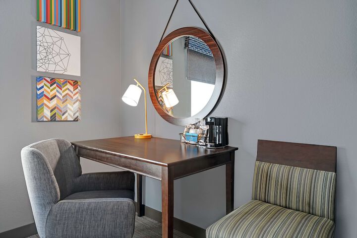 Room 32 of 43