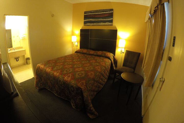 Room 35 of 38
