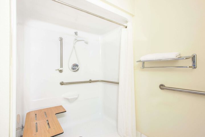 Room 13 of 29