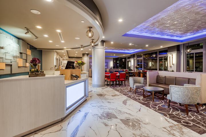 Hotel 7 of 52