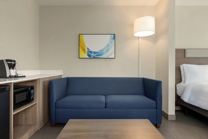 Holiday Inn Express & Suites Fort Lauderdale Airport South by IHG