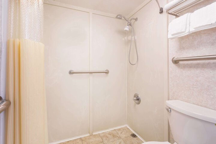 Room 18 of 27