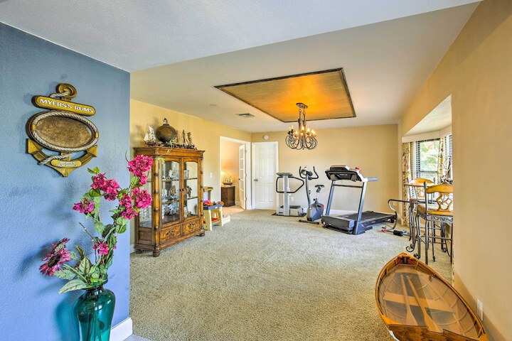 Tropical Apollo Beach House w / Pool & Dock!