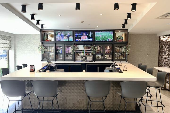 DoubleTree by Hilton Austin - University Area
