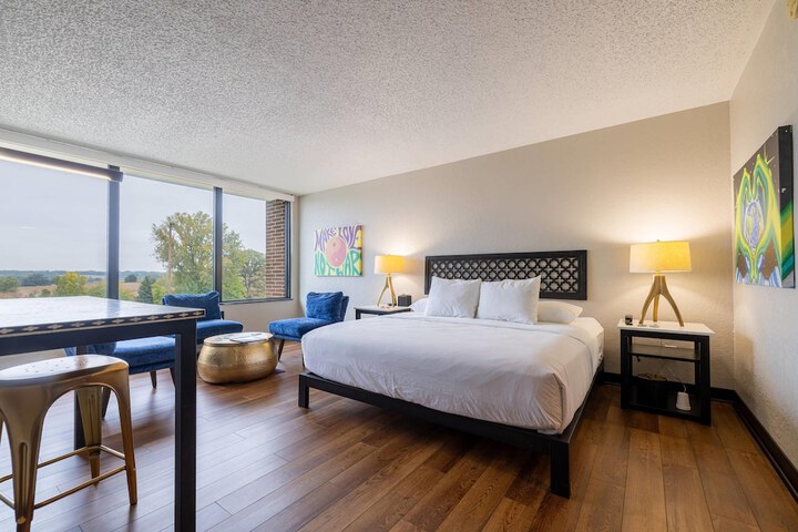 The Highlander Hotel Iowa City an Ascend Collection Hotel