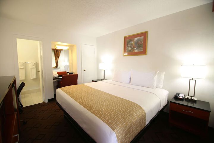 Room 16 of 26
