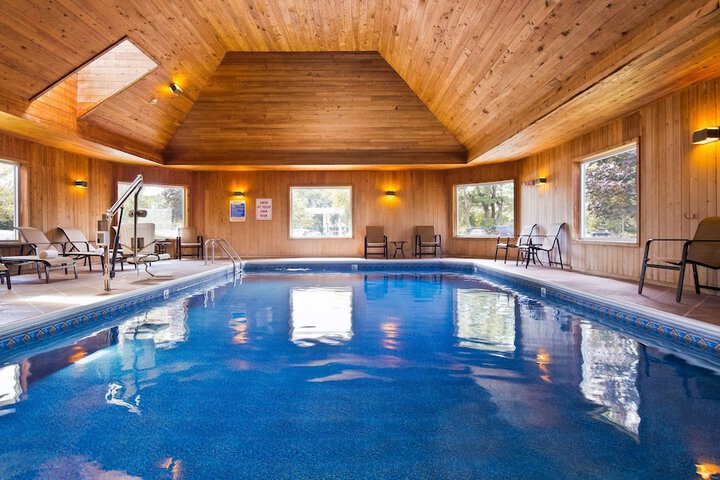 Best Western Plus Windjammer Inn & Conference Center