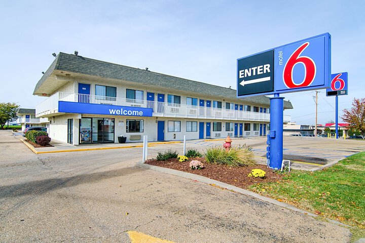 Hotel 7 of 74