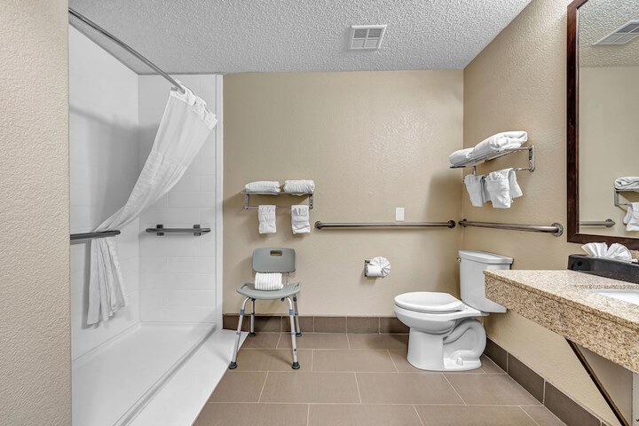 Comfort Suites Lakewood - Denver