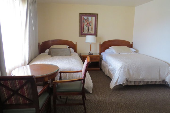 Room 6 of 13