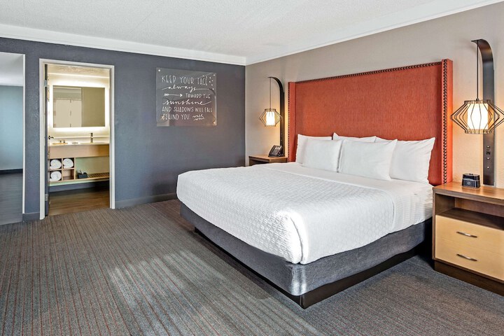 Room 15 of 32